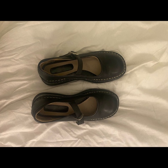 Mary Janes - Picture 4 of 4